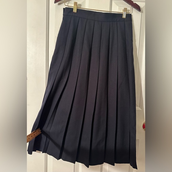 L.L.BEAN Wool 10 PETITE Navy Blue Pleated A-Line Midi Skirt Classic Quiet Luxury - Picture 10 of 10